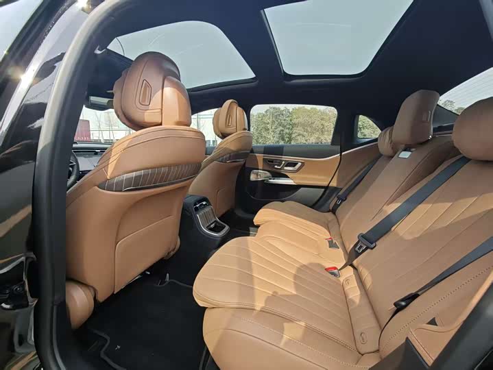 Photo 6 - Mercedes-Benz E-Class