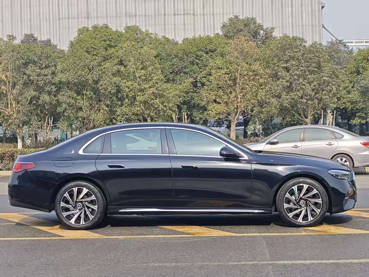 Photo 7 - Mercedes-Benz E-Class