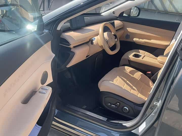 Фото 2 - Exeed Sterra ET