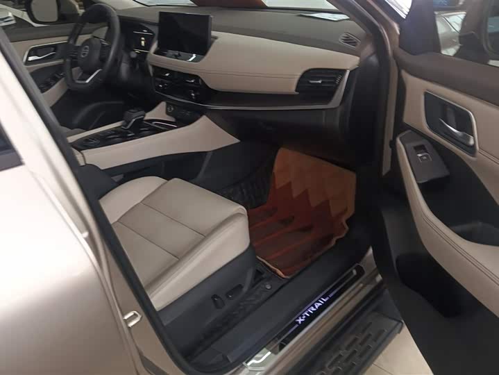 Фото 8 - Nissan X-Trail