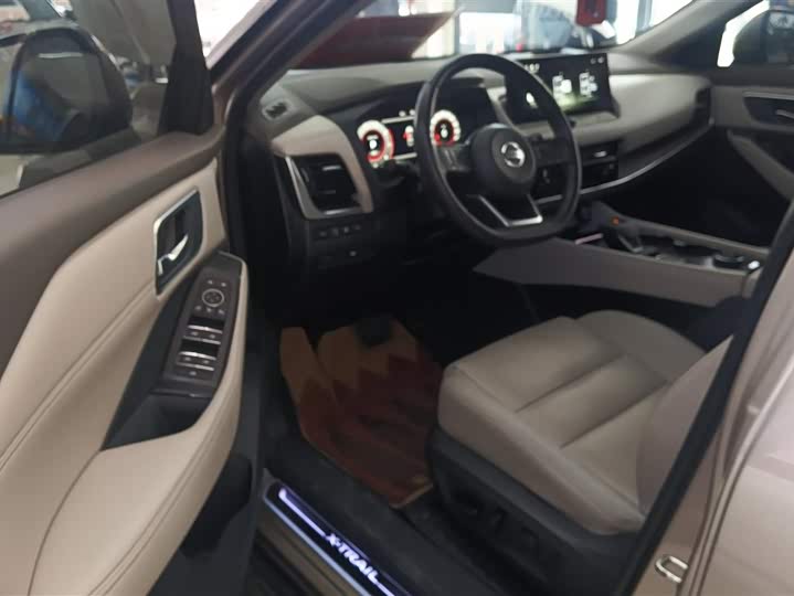 Фото 9 - Nissan X-Trail