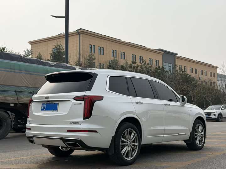 Фото 7 - Cadillac XT6