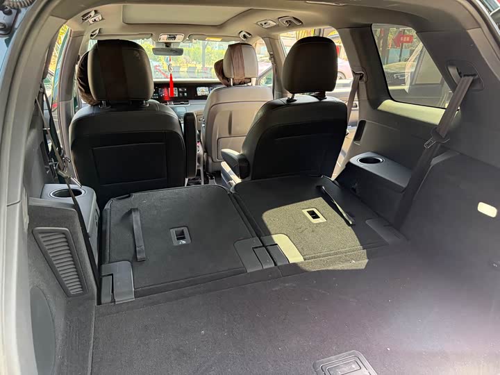 Фото 8 - LiXiang One