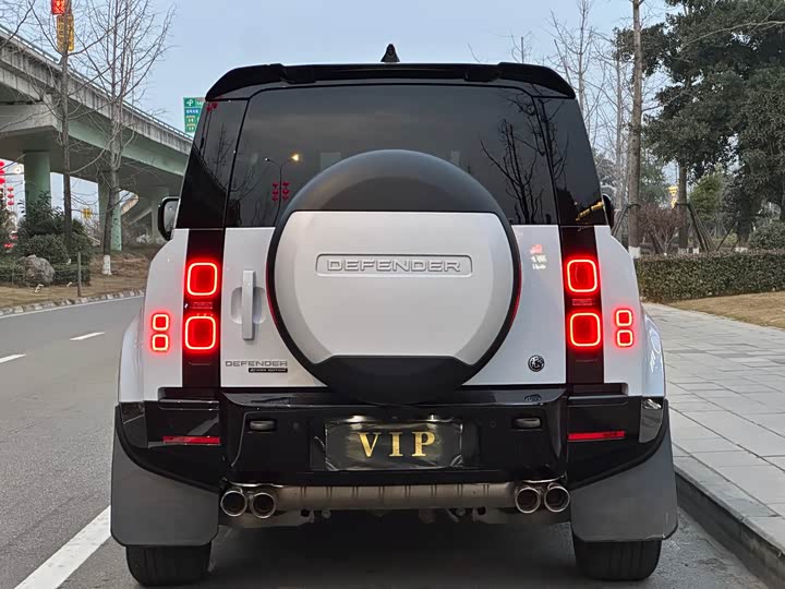 Фото 6 - Land Rover Defender