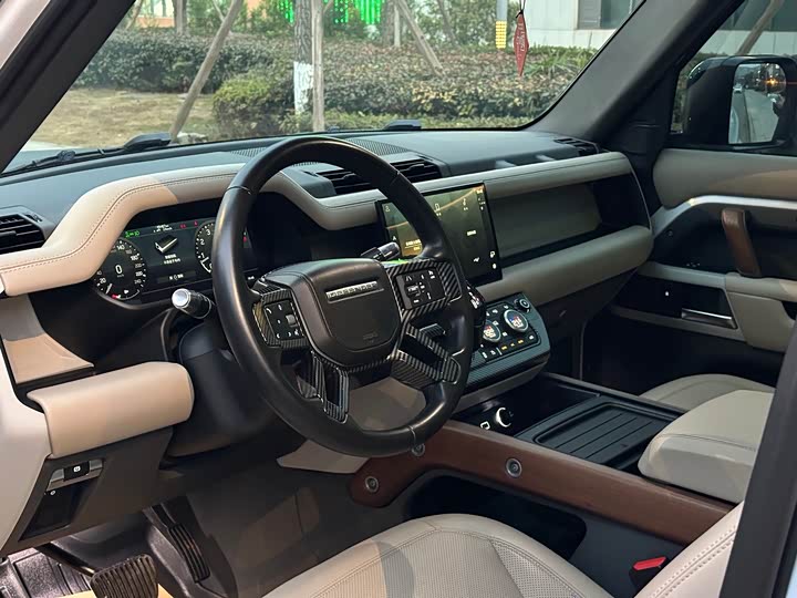 Фото 9 - Land Rover Defender