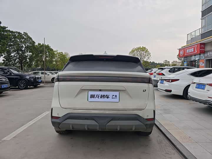 Фото 7 - Geely Galaxy L7