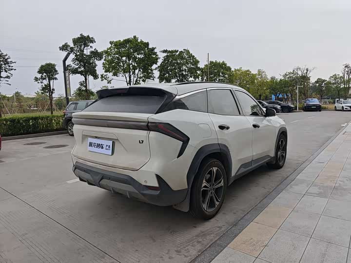 Фото 9 - Geely Galaxy L7