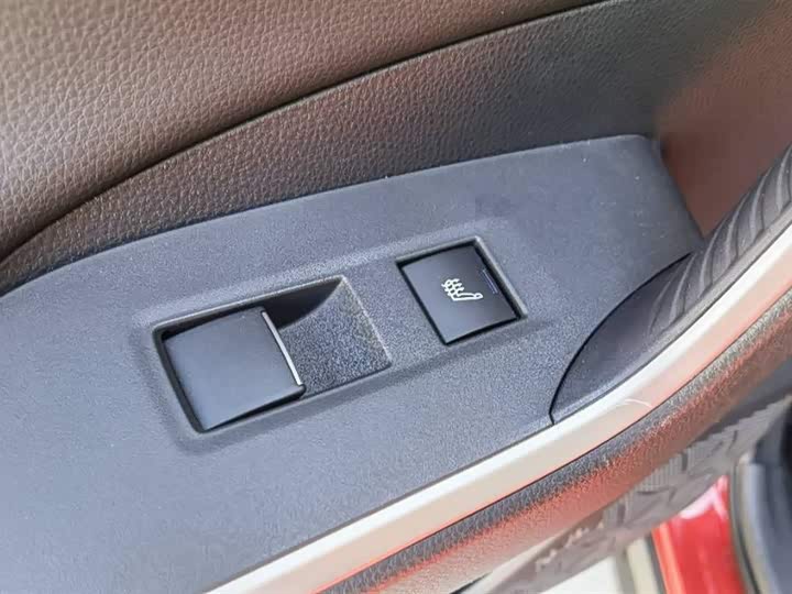 Фото 8 - Toyota RAV4 Hybrid