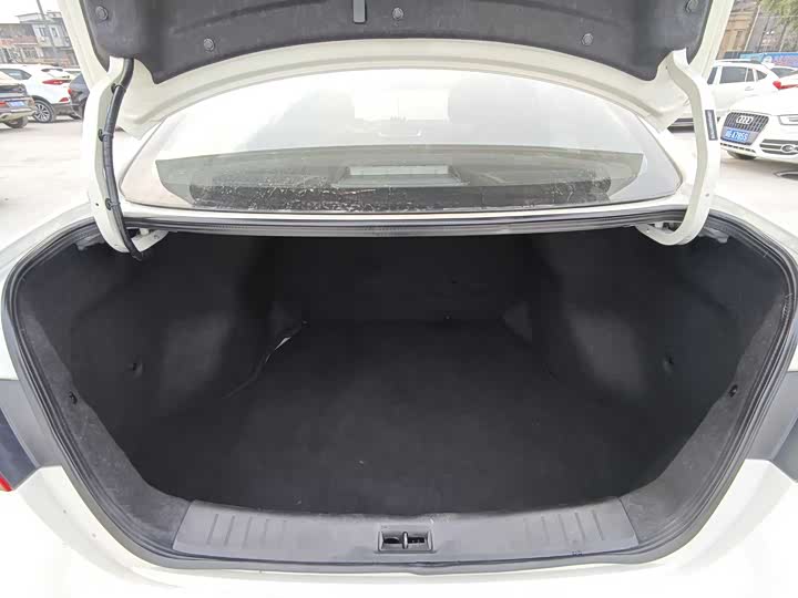 Фото 7 - Nissan Sylphy