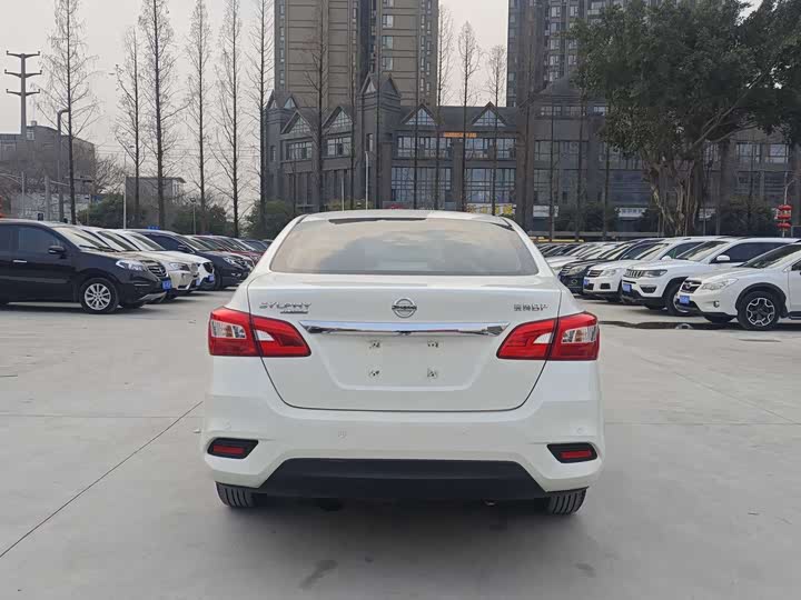 Фото 9 - Nissan Sylphy