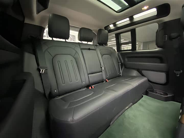 Фото 7 - Land Rover Defender