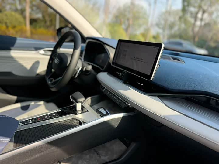 Photo 9 - Geely Preface