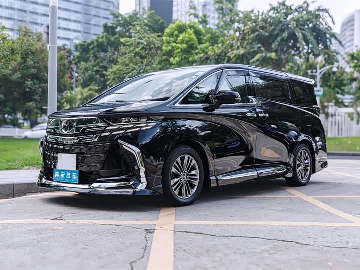 Фото 1 - Toyota Alphard