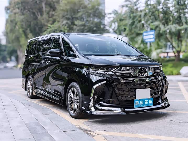 Фото 3 - Toyota Alphard