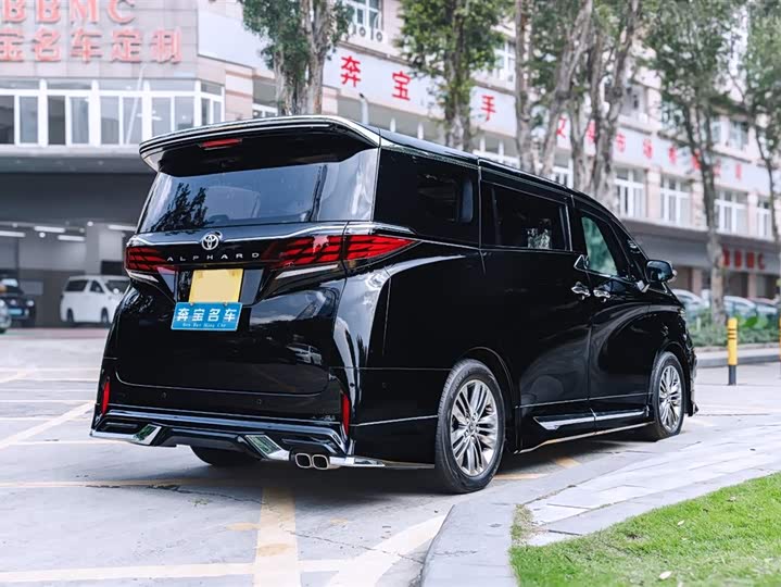 Фото 4 - Toyota Alphard