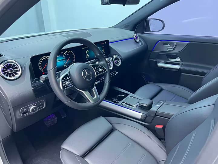 Фото 4 - Mercedes-Benz GLA-Class