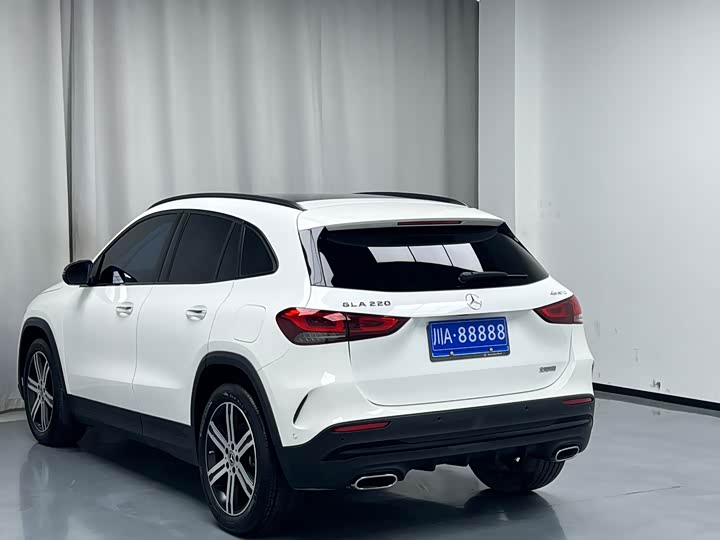 Фото 8 - Mercedes-Benz GLA-Class