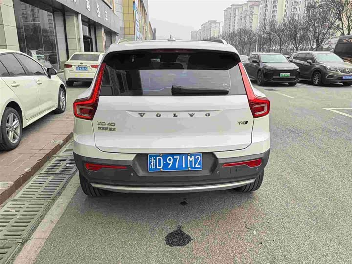 Фото 5 - Volvo XC40