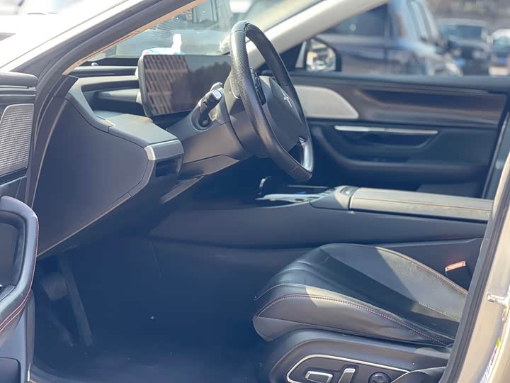 Фото 5 - XPeng P7