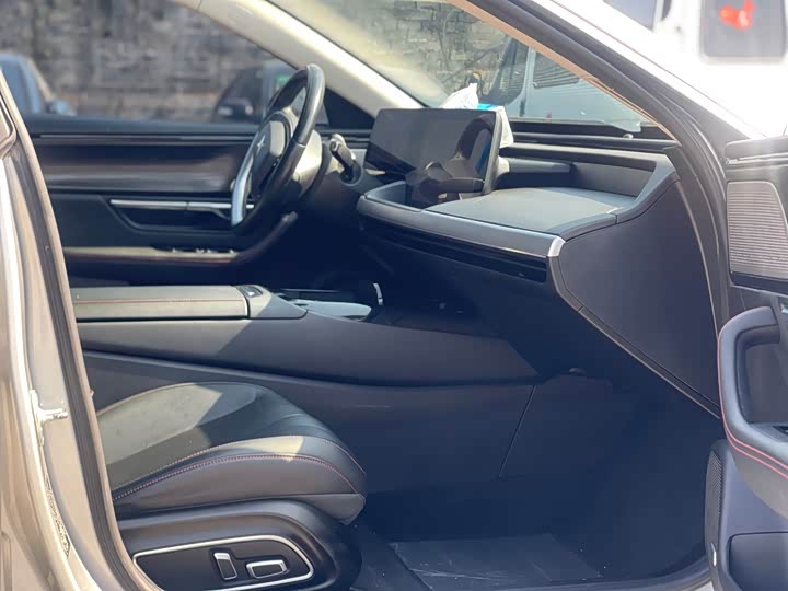 Фото 9 - XPeng P7