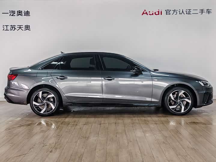 Фото 2 - Audi A4L