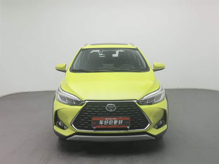 Фото 3 - Toyota Yaris L Hatchback