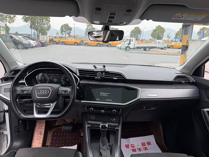 Фото 8 - Audi Q3