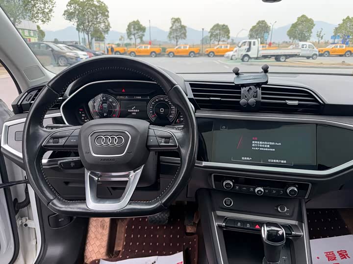 Фото 9 - Audi Q3