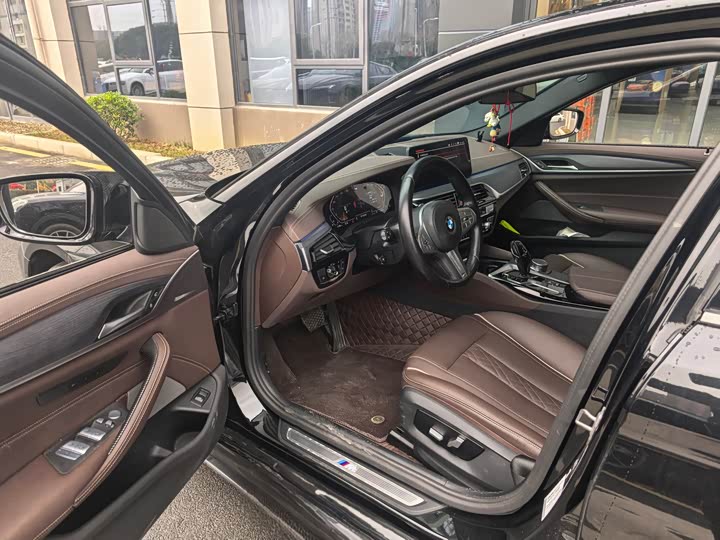 Фото 3 - BMW 5 Series