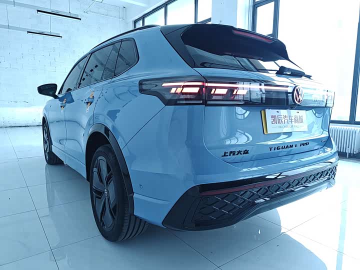 Фото 4 - Volkswagen Tiguan L Pro