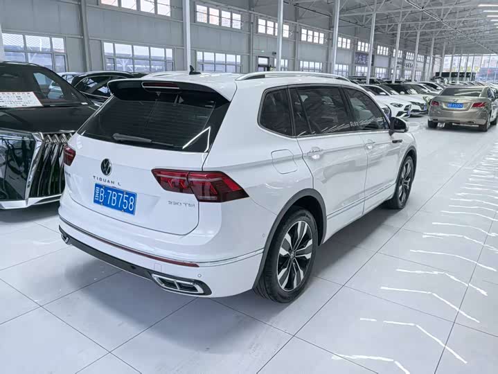 Фото 4 - Volkswagen Tiguan L Pro