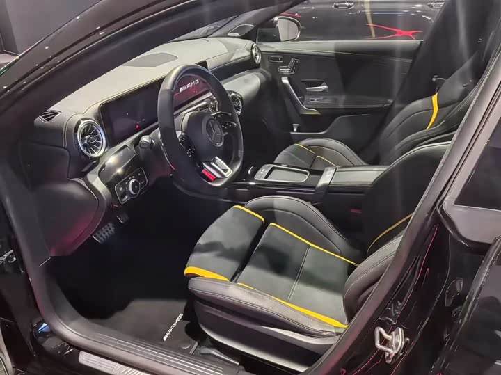 Фото 2 - Mercedes-Benz CLA-Class AMG