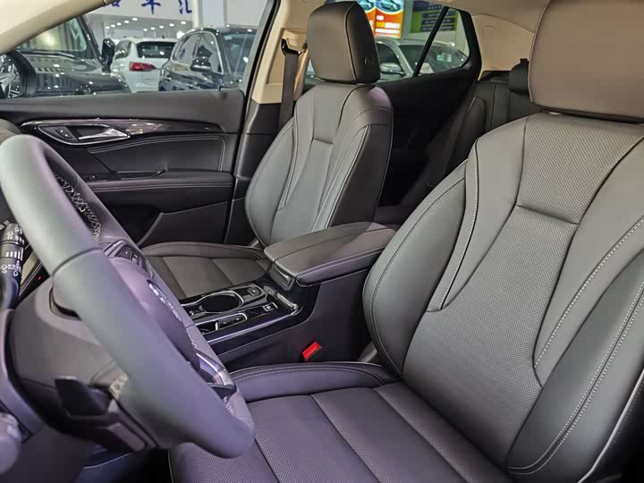 Фото 6 - Buick Envision Plus