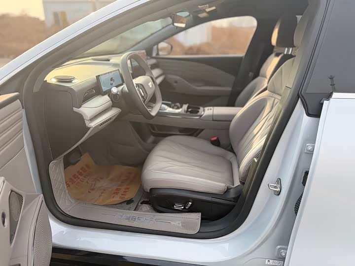 Фото 7 - Geely Galaxy Starshine 8 EM-i