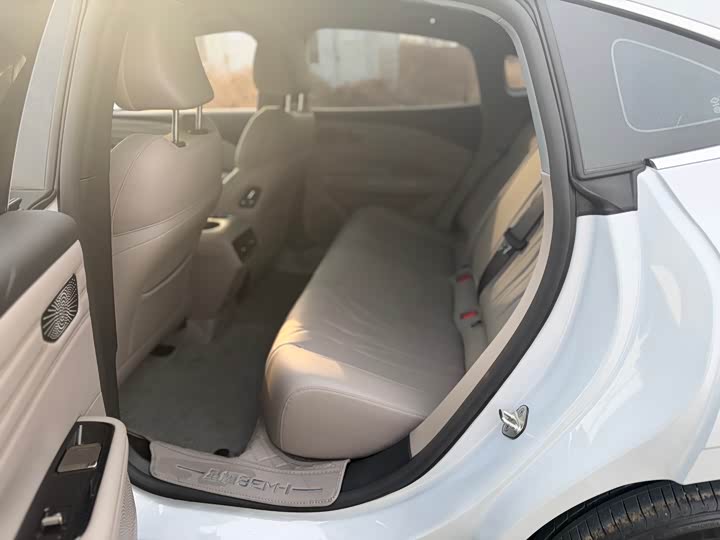 Фото 8 - Geely Galaxy Starshine 8 EM-i