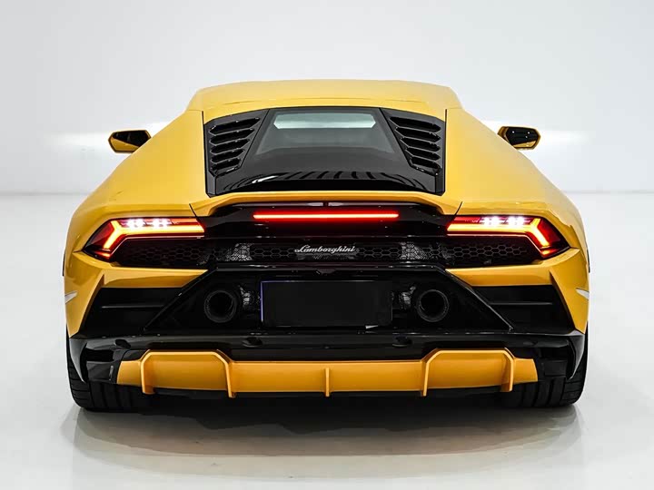 Фото 3 - Lamborghini Huracán