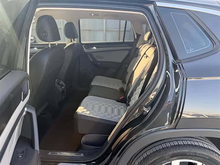 Фото 8 - Volkswagen Tayron