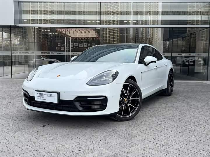 Фото 1 - Porsche Panamera