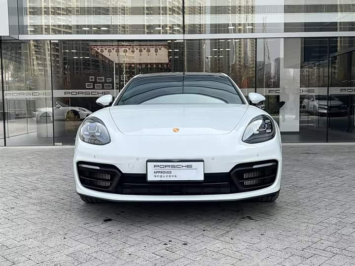 Фото 2 - Porsche Panamera