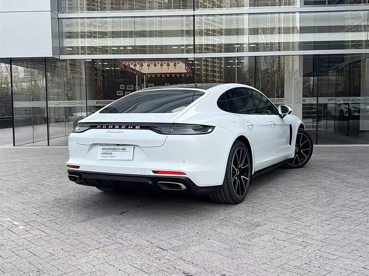 Фото 4 - Porsche Panamera