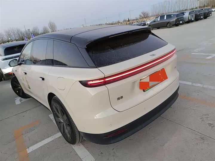 Фото 6 - LiXiang i6