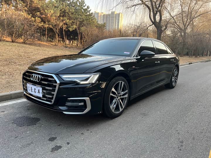 Фото 1 - Audi A6L