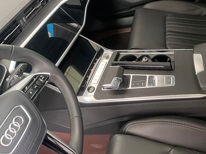 Фото 8 - Audi A6L