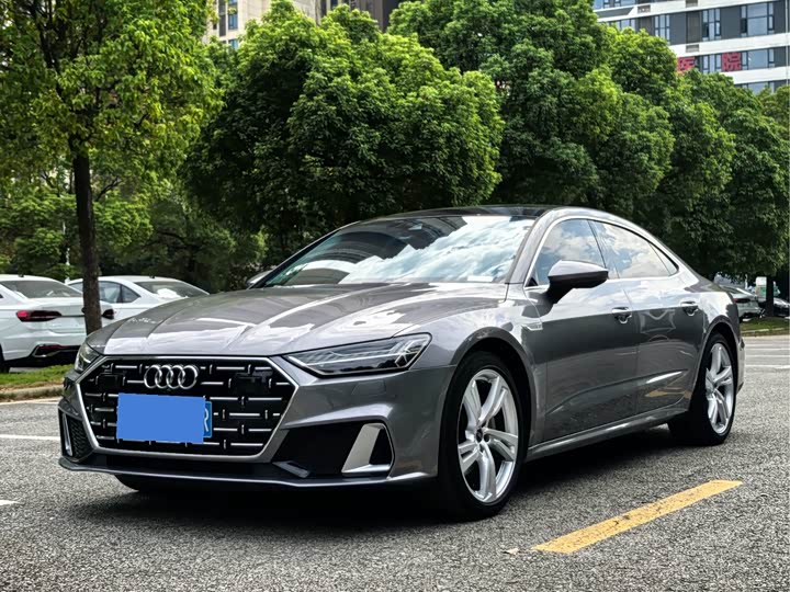 Фото 1 - Audi A7L