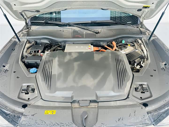 Фото 9 - Audi e-tron