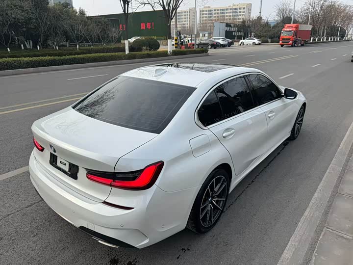 Фото 9 - BMW 3 Series