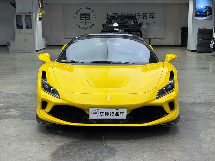 Фото 2 - Ferrari F8