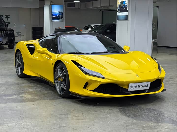 Фото 3 - Ferrari F8