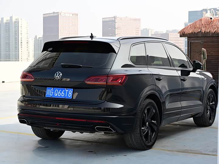 Фото 7 - Volkswagen Touareg