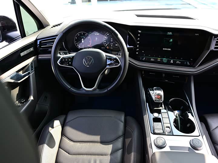 Фото 9 - Volkswagen Touareg